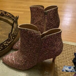 NWOT halogen brand pink glittered booties. Side zipper- never worn. Size 10